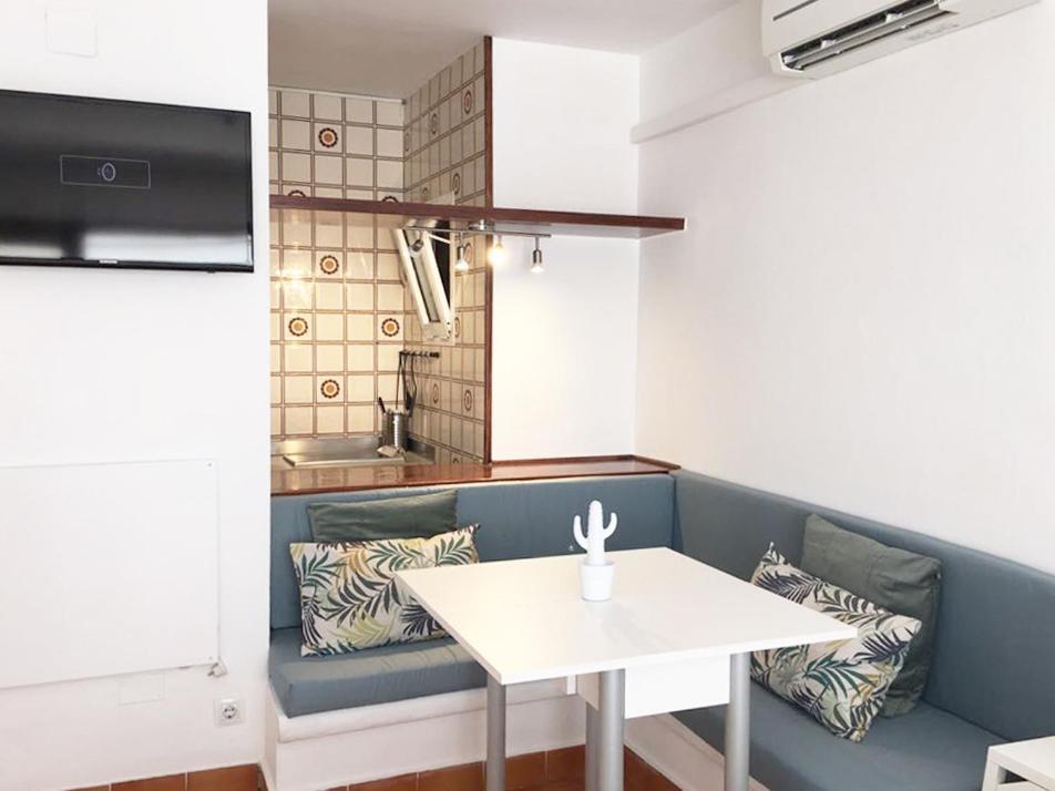 Apartamentos Albertos 산타 에우랄리아 데 리오 외부 사진