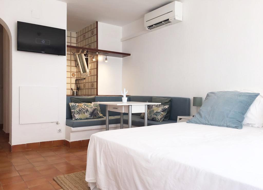 Apartamentos Albertos 산타 에우랄리아 데 리오 외부 사진